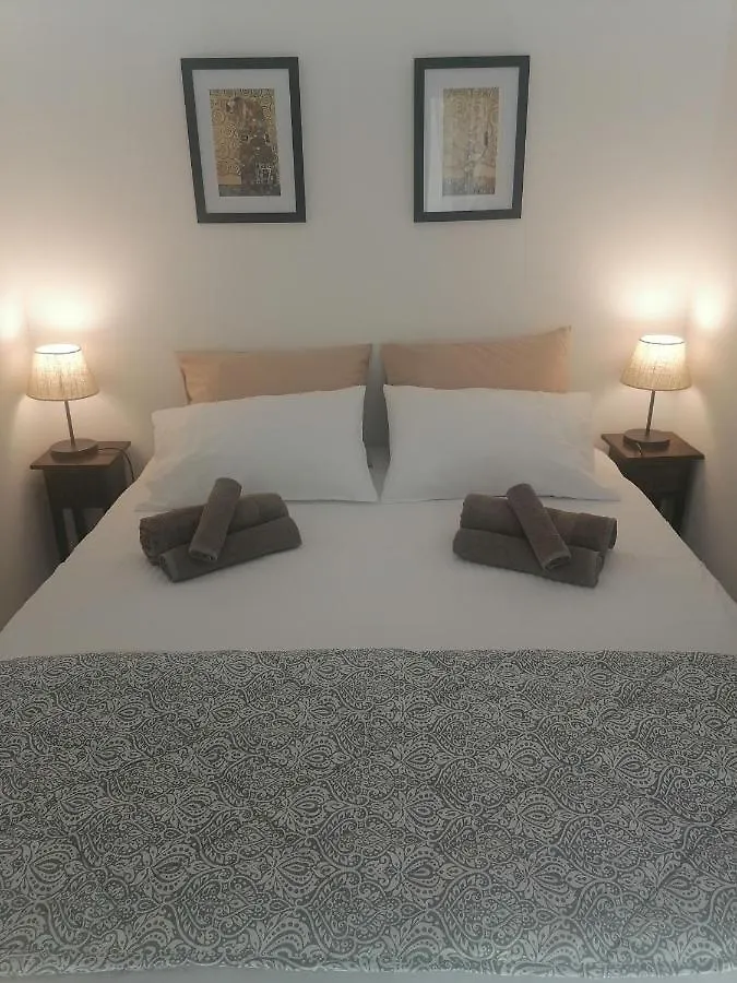 Four Reasons Apts Ampelokipi Thessaloniki